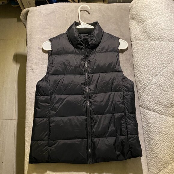 Black GAP Vest - Picture 1 of 5